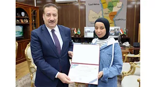 محافظ المنوفية يكرم شيماء نمرة الأولى على الدبلومات الفنية