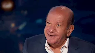 "فنان قدير".. أكرم حسني ينعى لطفي لبيب