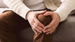 يحتوي على مكون خطير.. مشروب شهير يؤذي عظامك ويدمرها