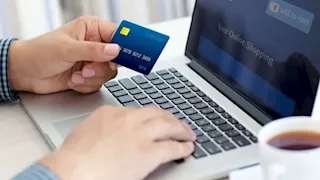 موظف سابق يستولي على أرصدة عملاء بمحافظ إلكترونية بطرق احتيالية