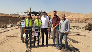 بدء تشييد ملاعب الكرة.. نائب الزمالك يتفقد سير العمل بفرع أكتوبر
