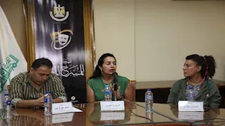 القومي للمسرح يواصل نقاشات الوعي الجمالي: الجسد والآلة والفضاء المسرحي في قلب الجدل الفني