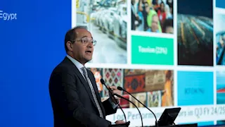 وزير المالية يقرع جرس افتتاح جلسة التداول ببورصة لندن