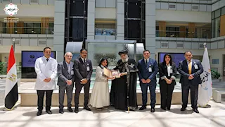 البابا تواضروس يزور مستشفى أهل مصر لعلاج الحروق