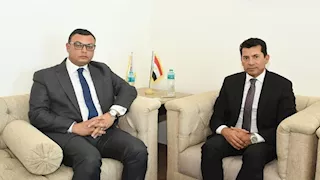 وزيرا الإسكان والرياضة يبحثان تطوير المنشآت الرياضية بالمدن الجديدة