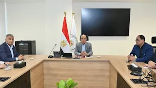 وزير الري يبحث مقترحات تطوير واجهات المدن النيلية