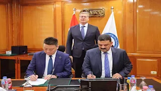 مذكرة بين الثروة المعدنية و"آسيا بوتاش" لتعزيز استكشاف الفوسفات