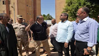  جولة لمحافظ أسيوط بمشروعات عرب الكلابات السكنية والخدمية - صور