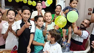 "ممر شرفي وتورتة".. مشاهد مؤثرة من احتفال قرية "كفتة" بانتقاله لإنبي (صور)