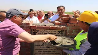محافظ المنيا يدشّن مجمع مدارس سيلة الشرقية لتطوير التعليم بالقرى (صور)