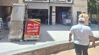 حملة موسعة بأسوان.. غلق 32 منشأة ورفع 141 إشغالات متنوعة (صور)