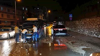 فيضانات عارمة تجتاح العاصمة التركية أنقرة وتُغرق الشوارع والمنازل (فيديو-صور)