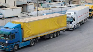 مصدر: 161 شاحنة مساعدات تدخل غزة 