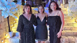 حبايب قلبي.. إلهام شاهين تنشر صورًا مع شقيقتها وابنتها إلهام صفي الدين