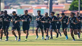 نظارات للحراس وقرار ريبيرو.. 25 صورة ترصد أبرز لقطات مران الأهلي اليوم في تونس