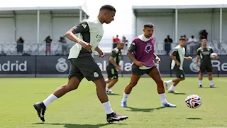 كيليان مبابي يرشح أكثر لاعب يستحق الكرة الذهبية