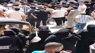 انصرف المشيعون وبقي الجثمان.. ماذا يحدث في جنازة المطرب أحمد عامر بالغربية؟