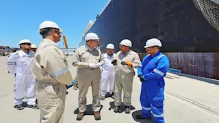 وزير البترول يتفقد تجهيزات وحدة التغييز "إنيرجيوس باور" بميناء الدخيلة