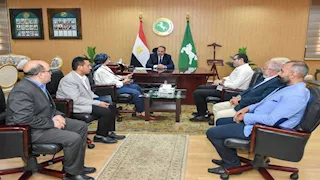 محافظ الشرقية يبحث مع رئيس معهد تكنولوجيا المعلومات دعم التحول الرقمي