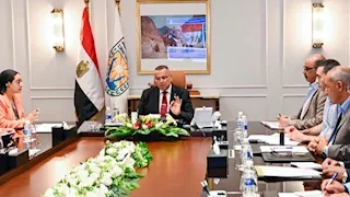 محافظ جنوب سيناء يوجّه بسرعة التعامل مع بلاغات مخالفات البناء والتعدّيات - صور