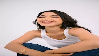 فستان قصير.. مي الغيطي بإطلالة جريئة في رابع أيام الجونة 