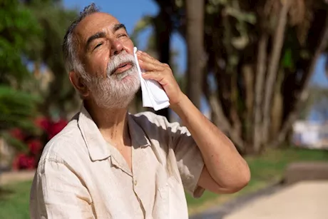 5 نصائح ذهبية لكبار السن في الطقس الحار