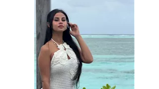 منة عرفة تنشر إطلالات مختلفة من عطلتها الصيفية في "المالديف"