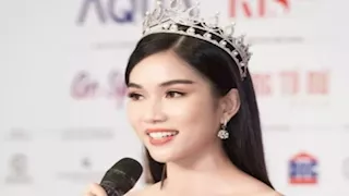 جمالها رهيب.. 15 صورة لتتويج ملكة جمال العالم الكبرى لعام 2025