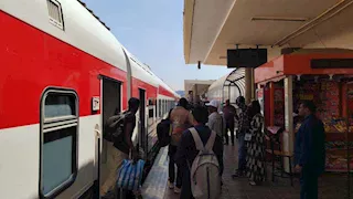 8 صور.. قطار العودة للسودانيين يغادر محطة مصر برمسيس