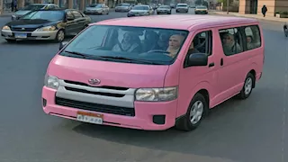 "للبنات فقط".. الميكروباص الوردي- فكرة مبتكرة لحماية النساء من التحرش