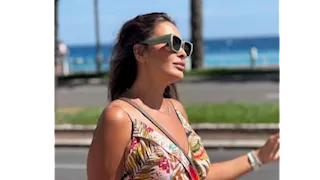 "على البحر".. 10 صور للفنانة داليا البحيري في فرنسا