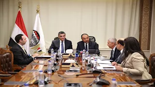 وزير قطاع الأعمال يبحث مع رئيس هيئة الشراء الموحد تعزيز التعاون في الأدوية