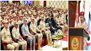 وزير الدفاع يلتقي قادة وضباط المنطقة المركزية العسكرية- صور وفيديو