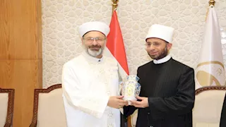 أول زيارة لمصر.. وزير الأوقاف يستقبل رئيس الشئون الدينية التركي - صور