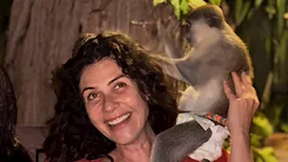 بسمة تنشر صورًا مع "نسناس" وتعلق: "أقضي أوقاتًا ممتعة مع عزيزة اللذيذة"