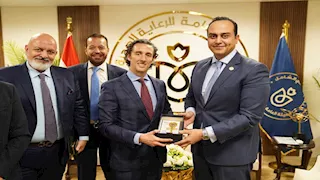 "السبكي" يبحث مع "Abbott" نقل أحدث تقنيات علاج أمراض القلب