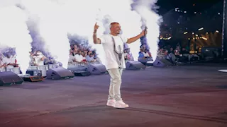 ليلة أسطورية..عمرو دياب يشعل حفل الرياض بأغاني ألبومه الجديد (صور)