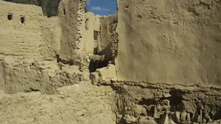 قصر الفرافرة.. قصة حصن روماني تحرسه "سعادة" منذ ثلاثين عامًا (صور)