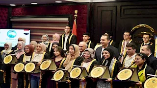 100 ألف جنيه ورحلة عمرة للأمهات.. "مستقبل وطن" يكرم أوائل الثانوية العامة