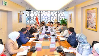 صور.. "عوض" و"فؤاد" تباشران إجراءات تسليم وتسلم ملفات وزارة البيئة