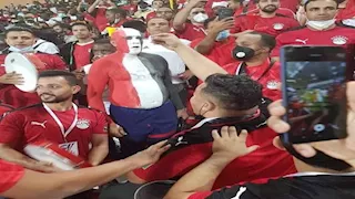 اشتهر بدهان جسده.. وفاة "السمعة" أشهر مشجعي النادي المصري في بورسعيد - صور