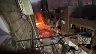 السيطرة على حريق كابينة كهرباء بعزبة النخل (صور)