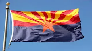 لحظة استثنائية.. عودة المياه لنهر جاف تفاجئ أمريكيًا أثناء نزهة بولاية أريزونا |فيديو