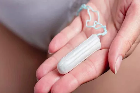 هل تؤثر السدادات القطنية على غشاء البكارة؟