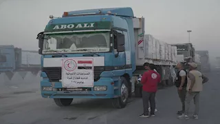 2000 عامل بالهلال الأحمر المصري يواصلون إغاثة أهالي غزة