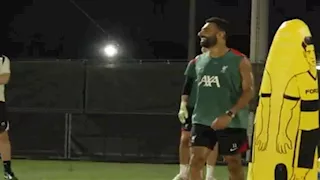 "هدفان غير معتادين".. محمد صلاح يخطف الأنظار قبل مباراة يوكوهاما بفيديو 14 ثانية