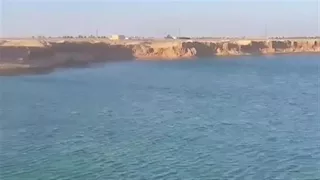 "مبروكة" أم ظاهرة طبيعية؟..  سر ظهور بحيرة البهنسا في صحراء المنيا - صور