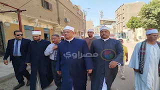 وفد من أوقاف سوهاج يزور قرية برخيل المتضررة من الحرائق (صور)