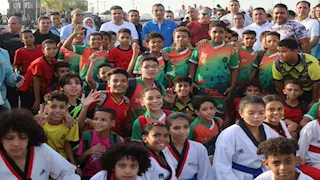 شباب السويس يحتفلون بأول إنجاز مصري في الألعاب الأولمبية (صور)