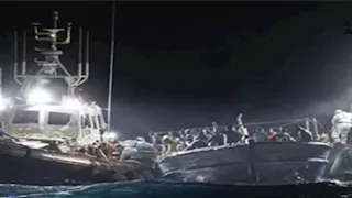 العثور على 29 ناجيا والبحث عن عشرات المفقودين بعد غرق عبارة في إندونيسيا